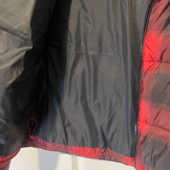 Old Navy Water Resistant Frost Free Short Puffer Jacket - Picture 5 of 9